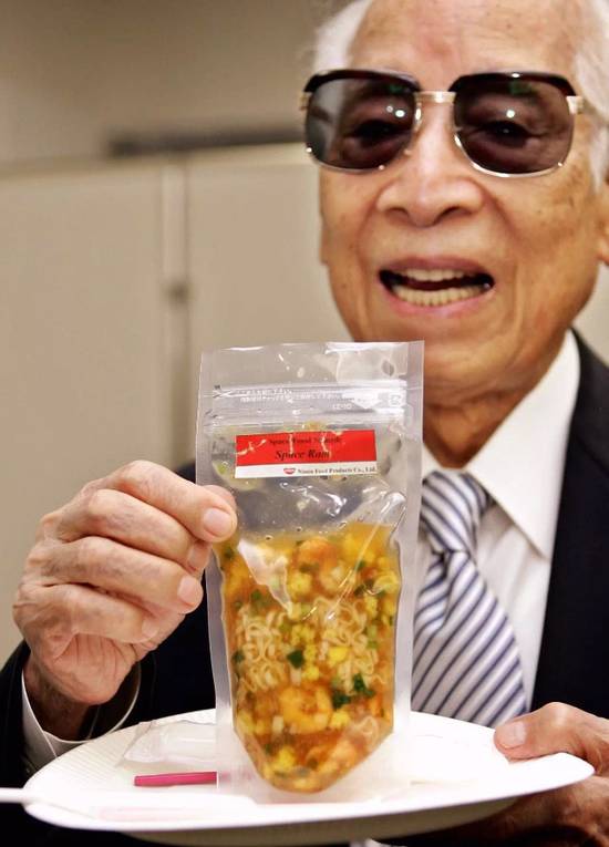 吴百福,一位华裔日本人,二战后用一个小发明,改变了日本命运