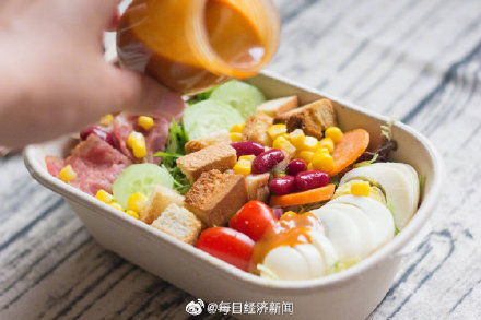 代餐食品火热宣传常玩文字游戏,专家吁将其纳入网络食品监管