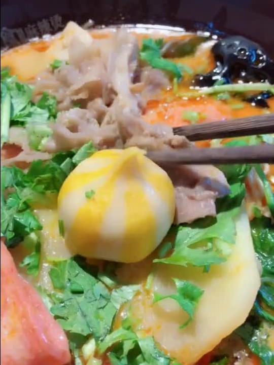 深夜放毒 你有一份麻辣烫待接收